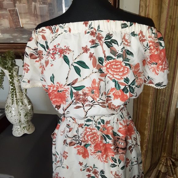 Stylehouse Off the Shoulder Floral Mini Dress w/ pockets Size Small - Picture 13 of 15